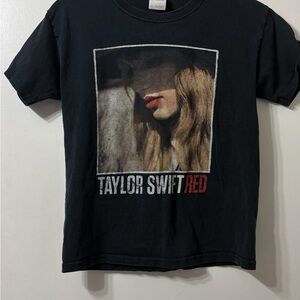 Gildan Ultra Cotton Black Taylor Swift Red T-Shirt 2013 Tour
